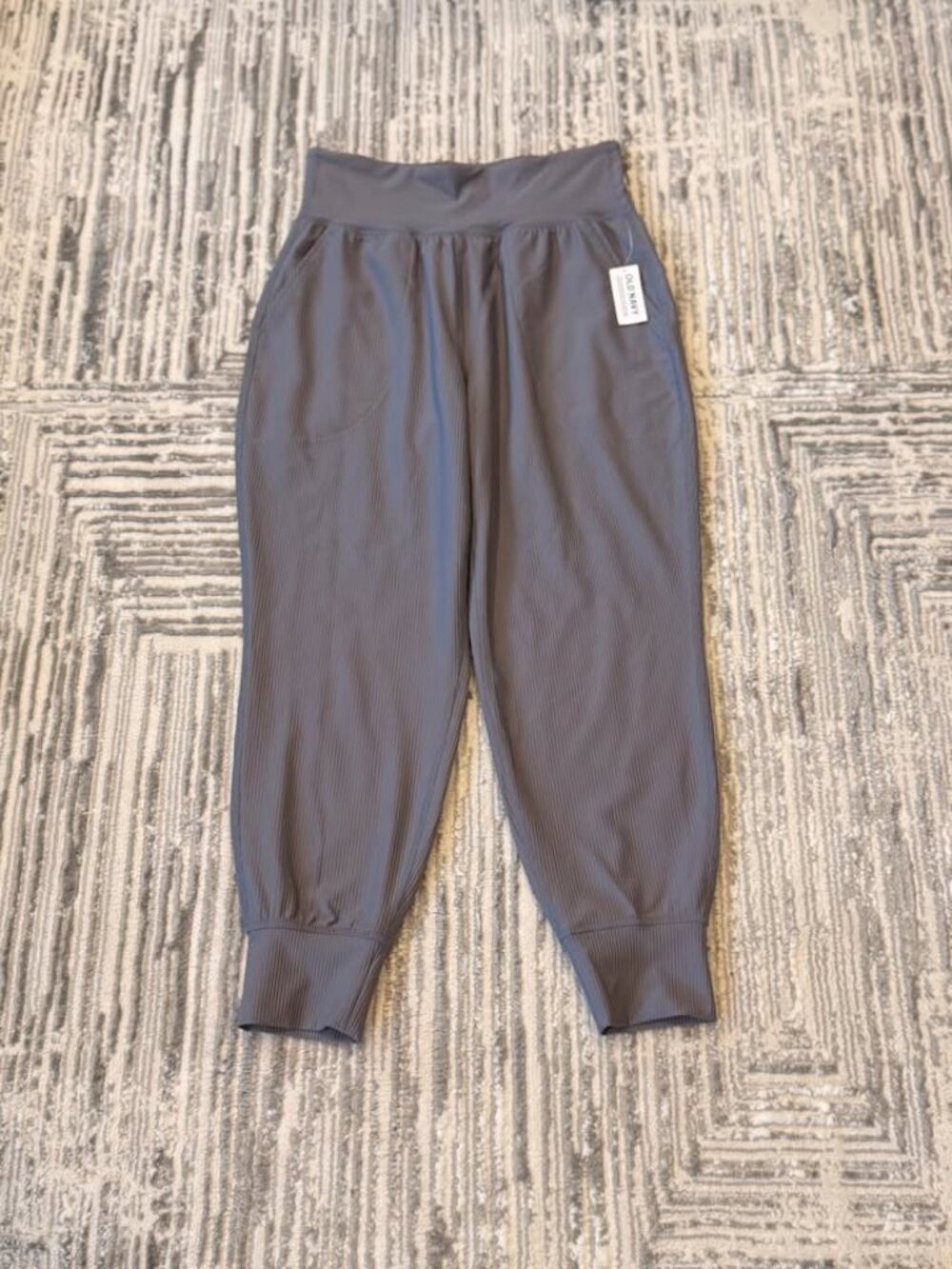 NEW Old Navy women's medium Petite gray high-rise ankle powersoft joggers